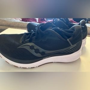 Saucony Women’s Ride 14 Black & White Athletic Running Shoes Size 9.5